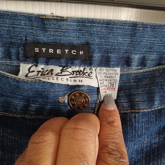 Women's Plus Size Denim Skirt - Picture 12 of 12